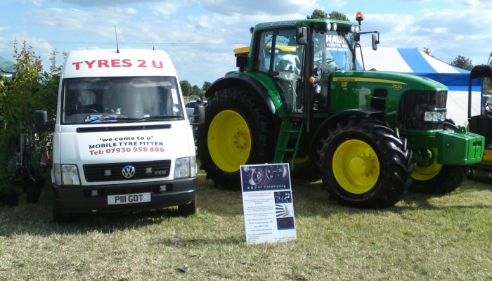 es2u1-a6ddd4fb16 Tyres 2 U