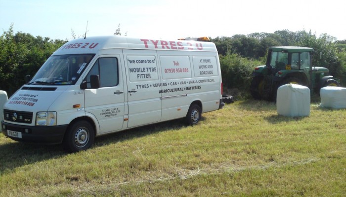 es2u19-26540b01d4 Tyres 2 U