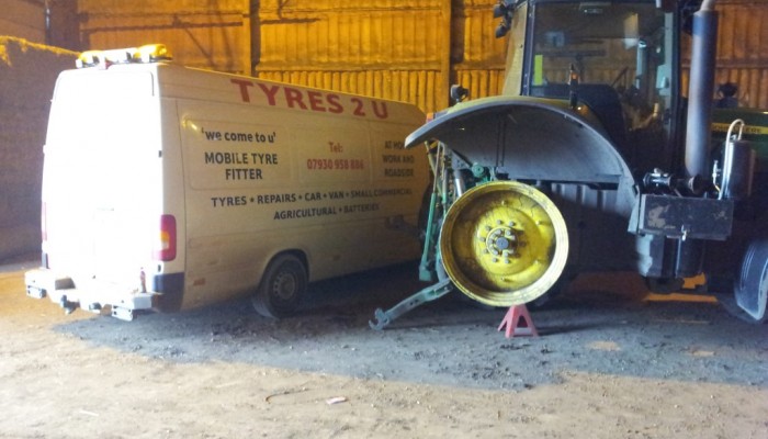 es2u3-ee2b17b245 Tyres 2 U